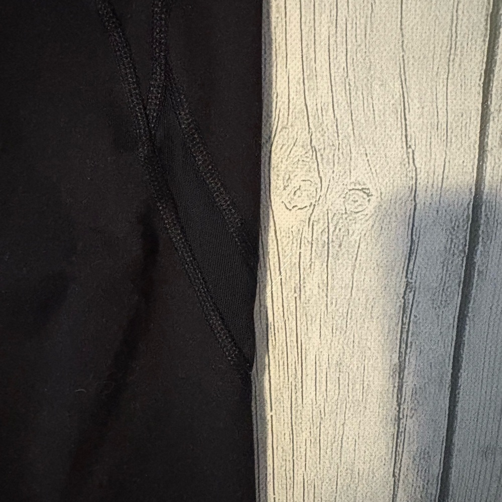 Old Navy womens Black Leggings - Picture 3 of 4